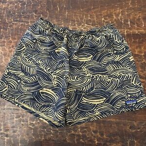 Patagonia Black and Tan Patterned “Baggies” Shorts